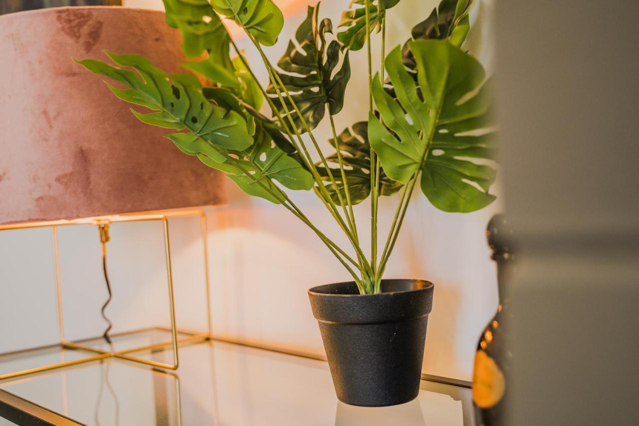 Green Apartment Ground Floor Feel Like Home Properties Saronida Buitenkant foto